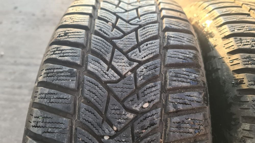 215 60 16 Dunlop  4 anvelope iarna ca noi 7 mm
