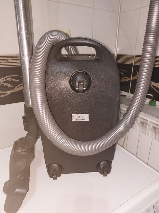 Прахосмукачка Miele S8340 EcoLine