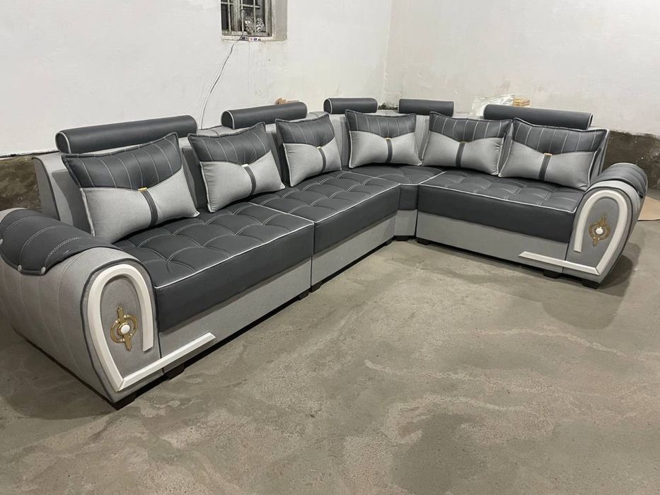 Mehmonhona uchun uglavoy divan