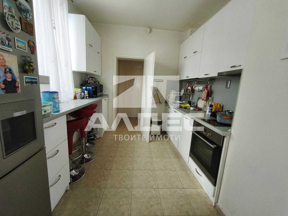 Дава се под наем Тристаен апартамент в София, Център - 115 кв.м за 947.58 € - Снимка #5