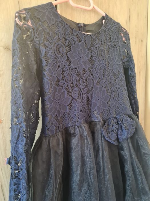 Рокля за млада дама размер 140