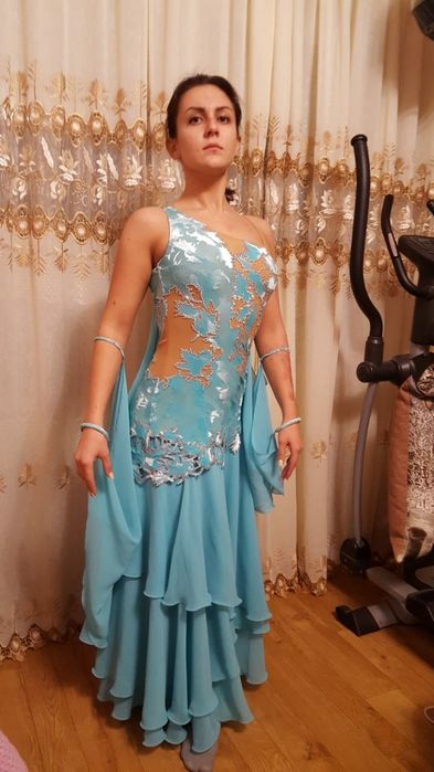 Продам платье для бальных танцев