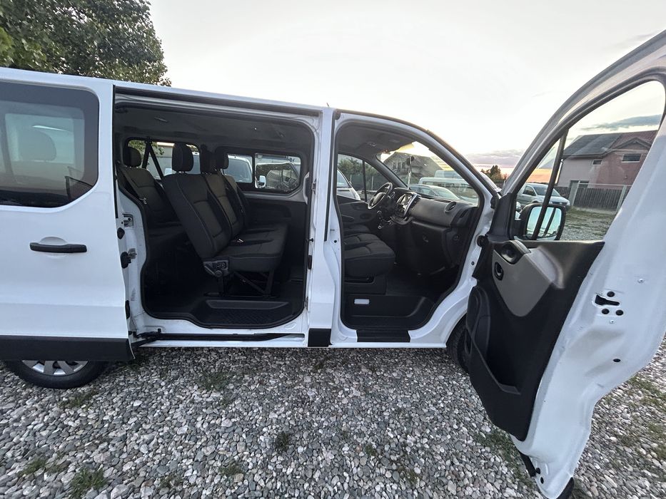 Renault trafic 2017 VARIANTE !! /9 locuri / clima / euro 6