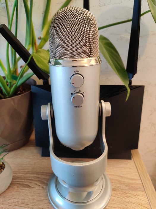 Микрофон Blue Yeti Silver
