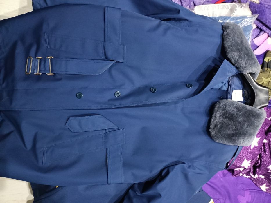 Vând scurta militară de oraș