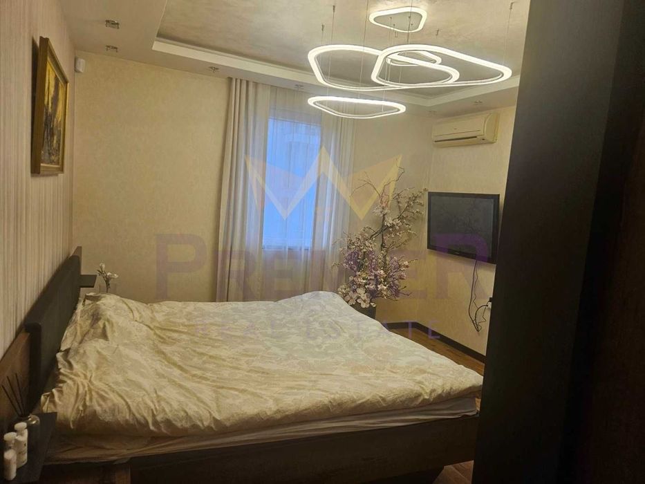 Дава се под наем Тристаен апартамент в Варна, Център - 100 кв.м за 1450 € - Снимка #5