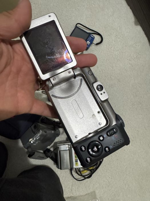 Aparate foto si camere video defecte