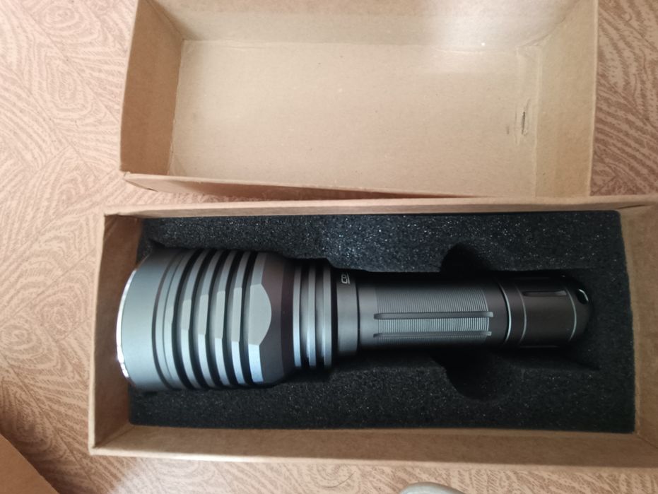 Lanterna convoy m21c xhp70.2.distanta 639m