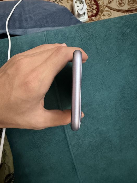Продам iPhone 11