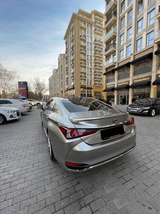 LEXUS ES 300 Hybrit (Premium) 2025 Full