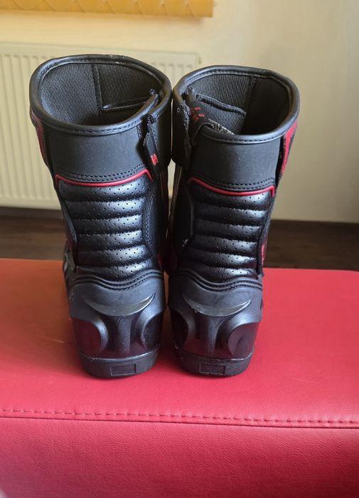 Ghete moto mărimea 42