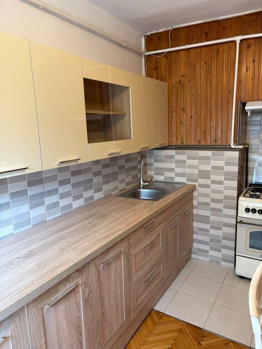 Apartament cu 2 camere de închiriat