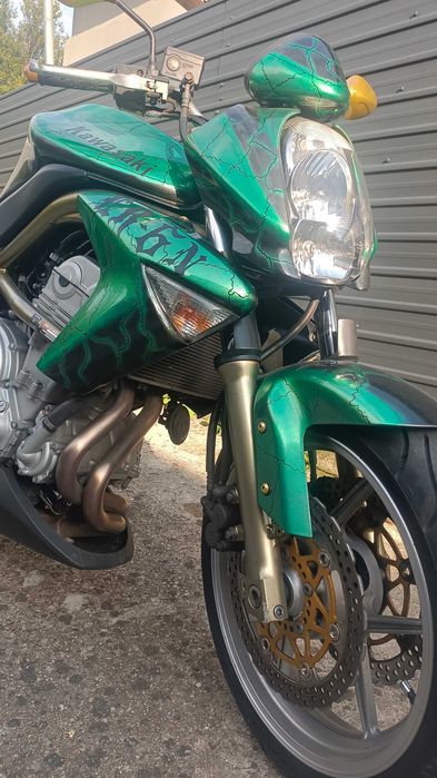 Moto Kawasaki ER 6n