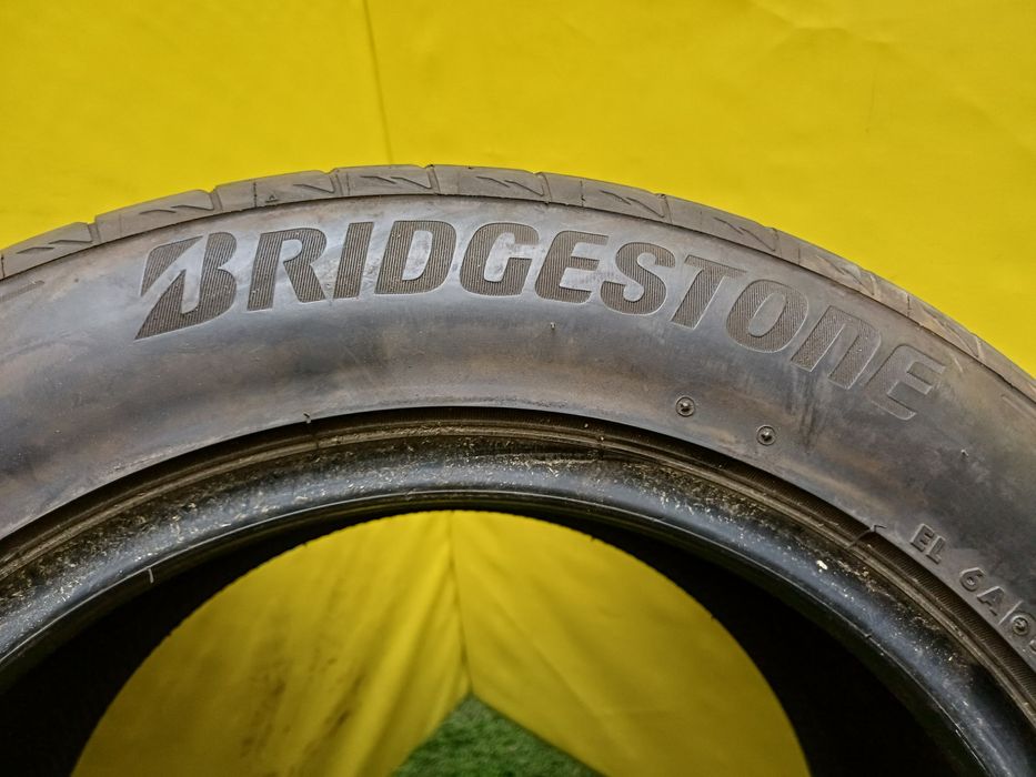 Шина 225/55 R16 Bridgestone.