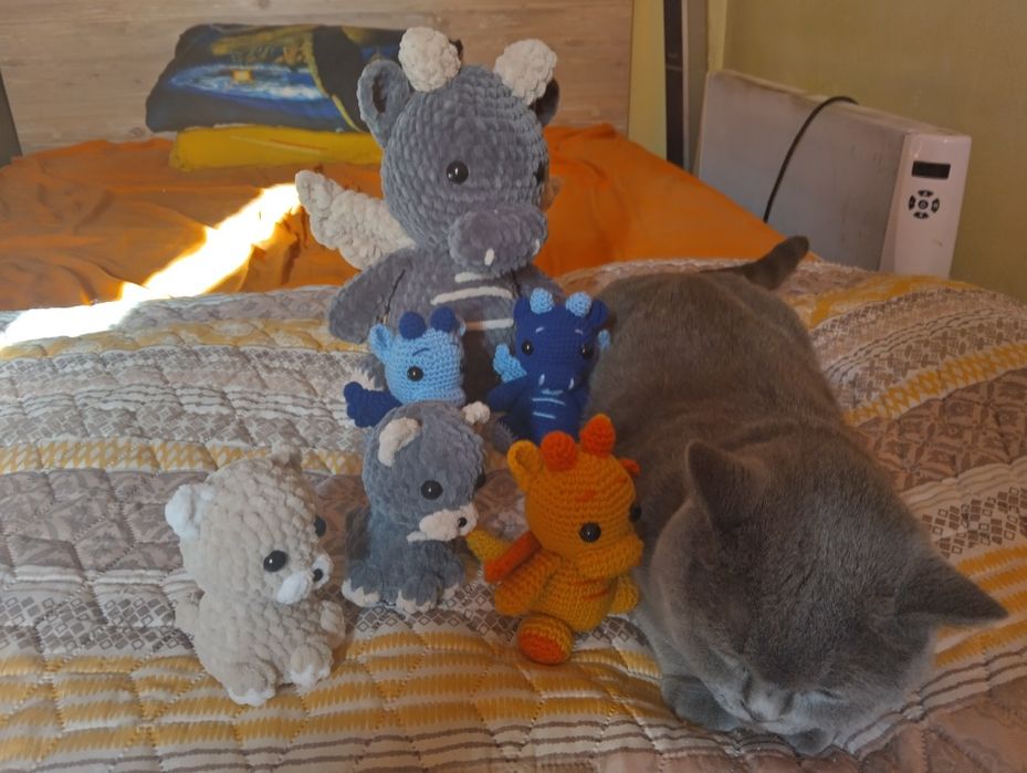 Ръчно-изплетени играчки