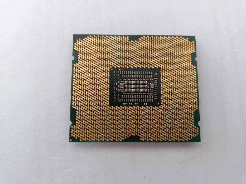 Процессор Intel Xeon E5-2690