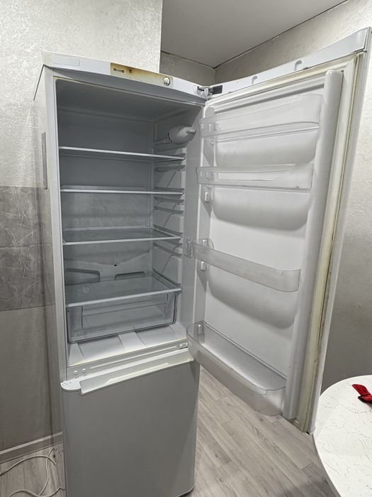 Продам холодильник б/у.