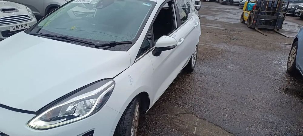 Dezmembrari / Dezmembrez Ford Fiesta 8 1.0 EcooBoost cutie viteze manuală 6 trepte cod culoare Frozen White