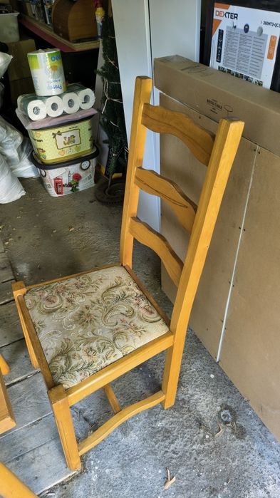 Masa extensibila de bucatarie si scaune bucatarie