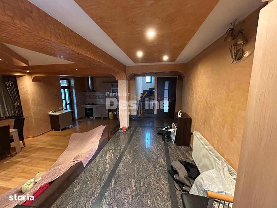Casa cu piscina Fermelor 840mp teren  285.000€