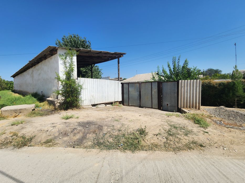 Уй   сотилади  18 сотик   нархи  48000