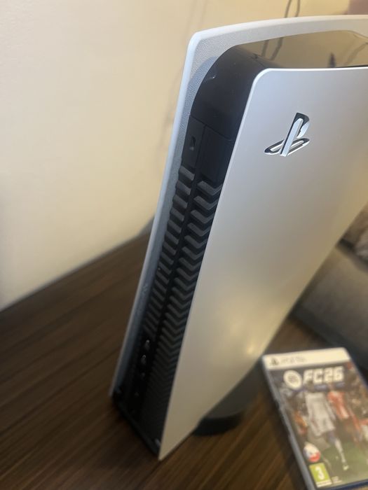 Playstation 5 disk edition +  maneta +  Joc Fc26