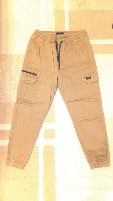 Дънки и карго панталони за момче, размери 38, 40 и 42