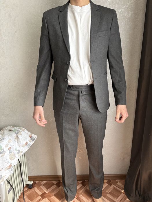 Продам костюм 46р