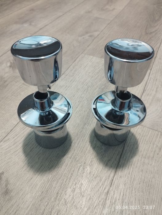 Ручки для дверей и шкафов