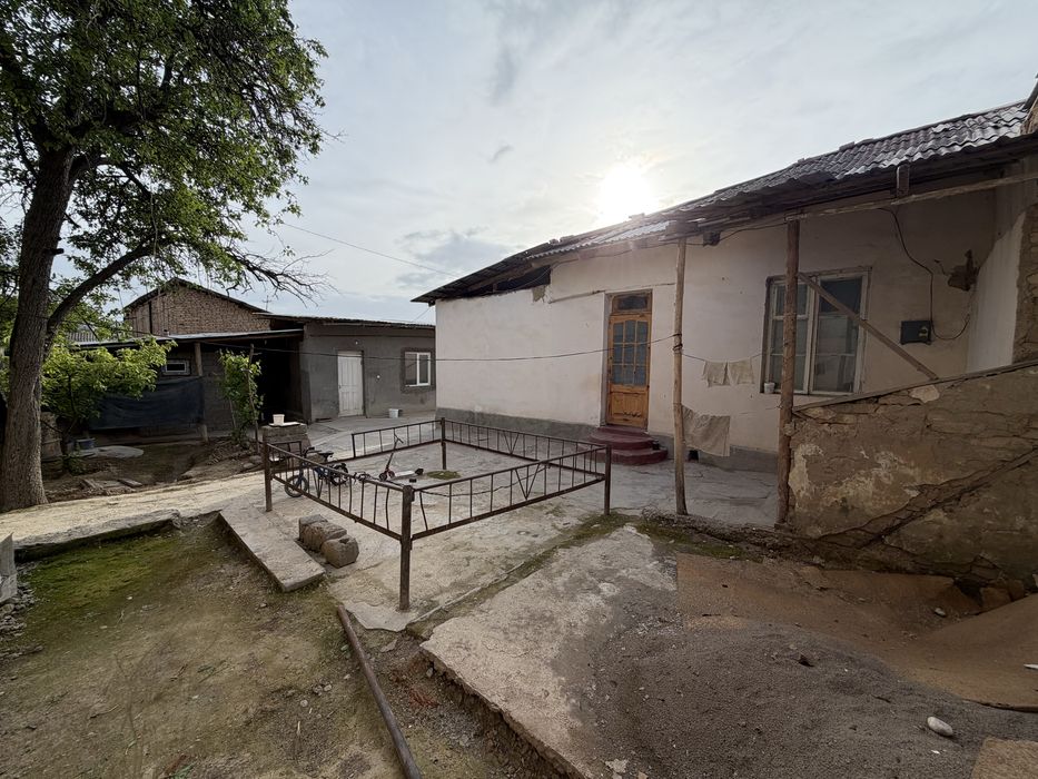 Uy sotiladi Zangi otada 4 sotuk srochni