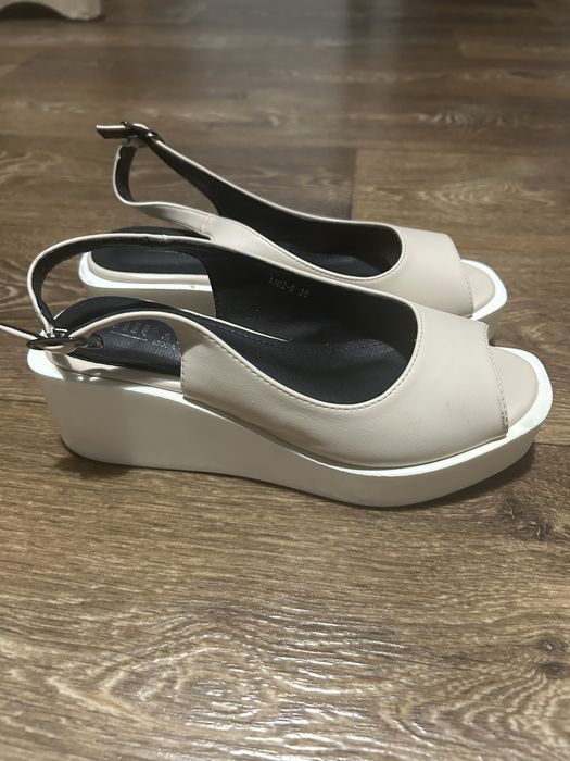 Продам женскую обувь