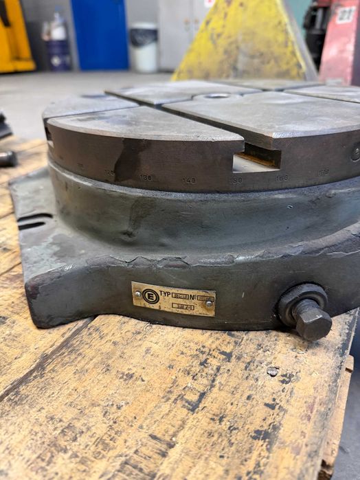 Делителна маса за фреза