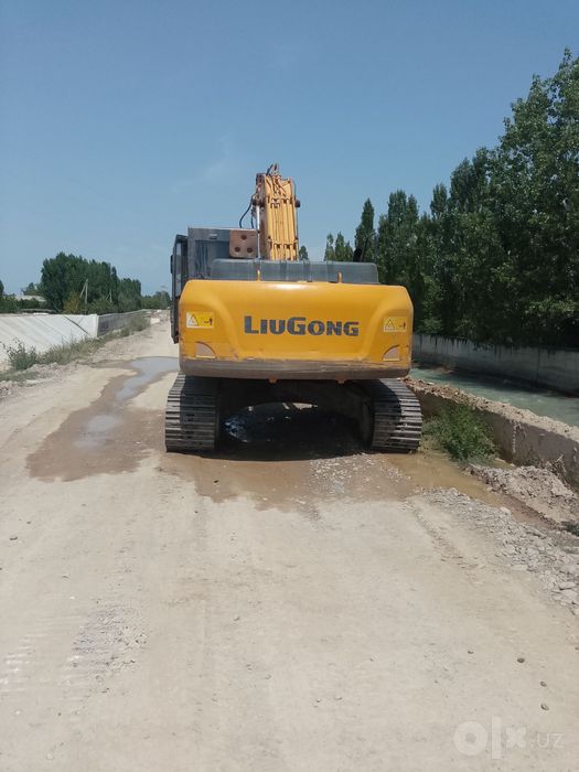 Эксаватор гусеничный 1.4 куб аренда и услуга