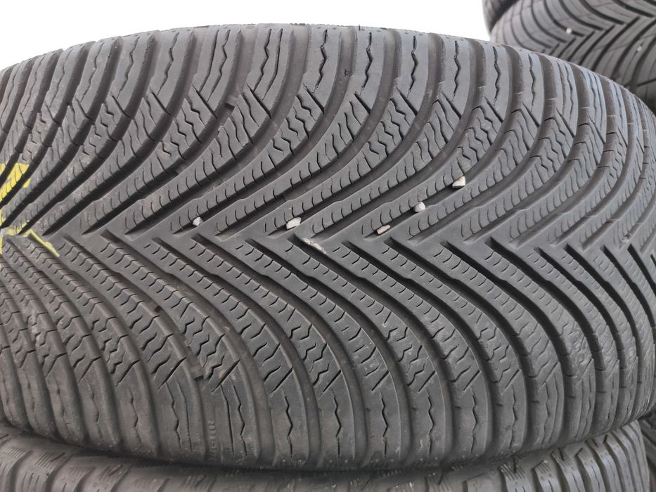 2бр Зимни гуми 215 40 17 - Michelin