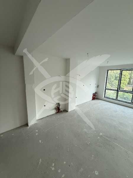 Продава се Четиристаен апартамент в Асеновград - 160 кв.м за 1554 €/кв.м - Снимка #2