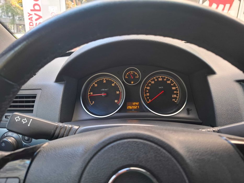 Opel astra GTC,an 2007