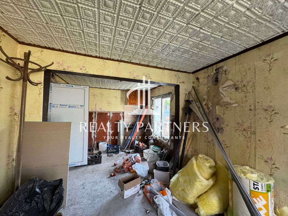 Продава Къща - гр. Батановци, обл. Перник