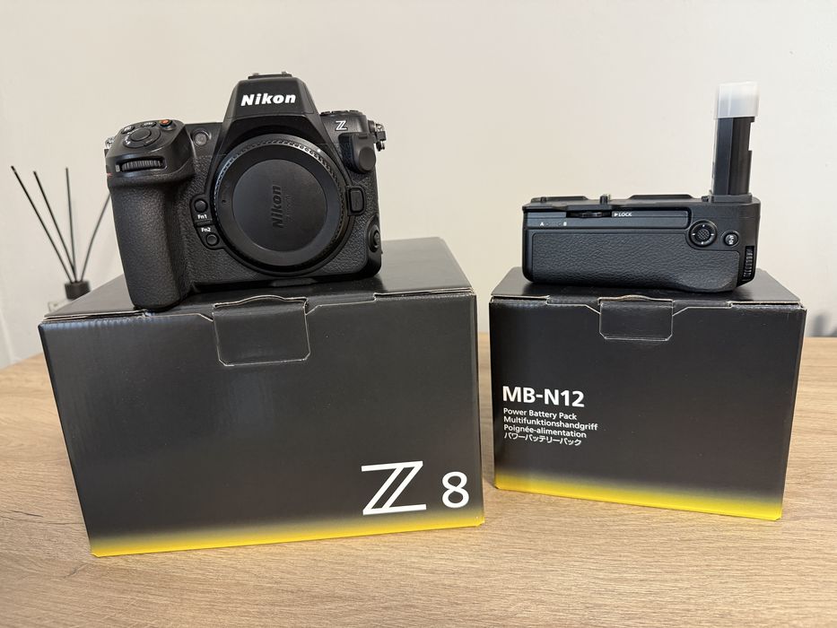 Grip pentru NIKON Z8 MB-N12