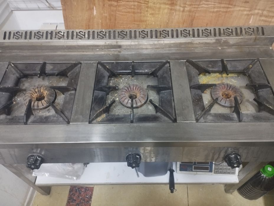 Срочно продается печка для кафе и тостер