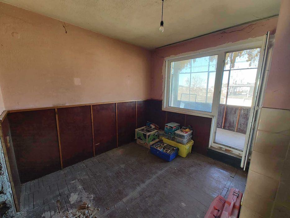 Продава се Тристаен апартамент в Пловдив, Остромила - 74 кв.м за 1271 €/кв.м - Снимка #8