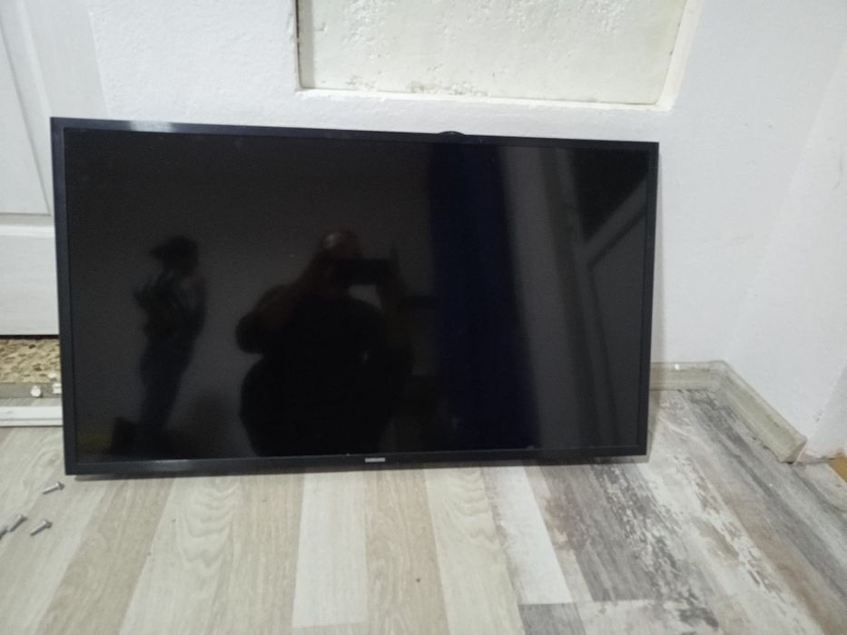 Tv samsung diagonală 110
