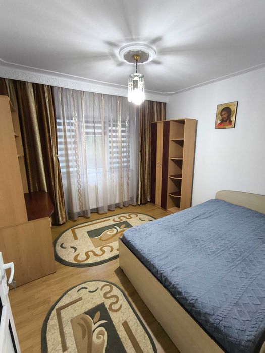 Apartament cu 3 camere, Mircea cel Bătrân, 600€ negociabil