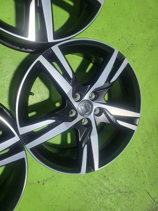 18 5x108 Volvo лети джанти 5х108 волво