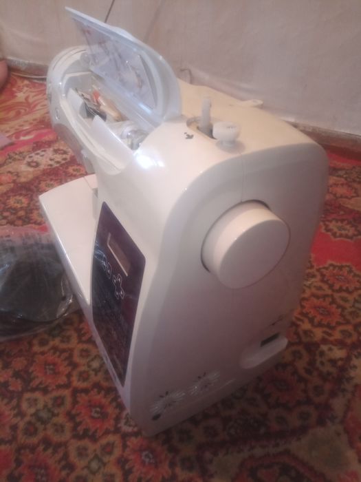 Продам швейную машинку JAGUAR.