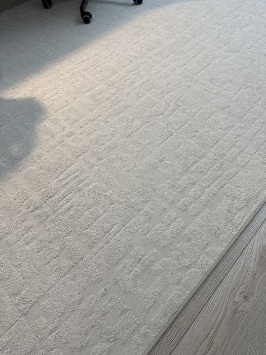 Продам ковры 2/3 в хорошем состоянии