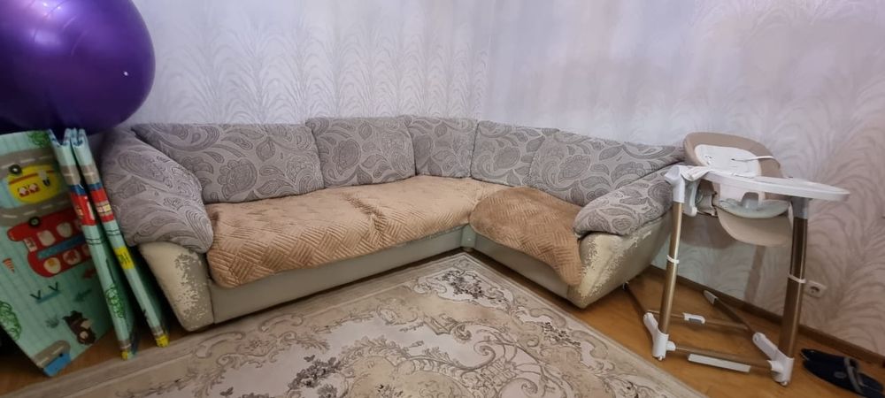 Продам диван для зала