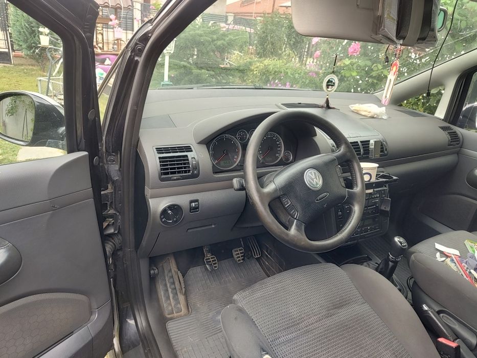 Volkswagen Sharan 2005 diesel, 3.019 € — imagine 4
