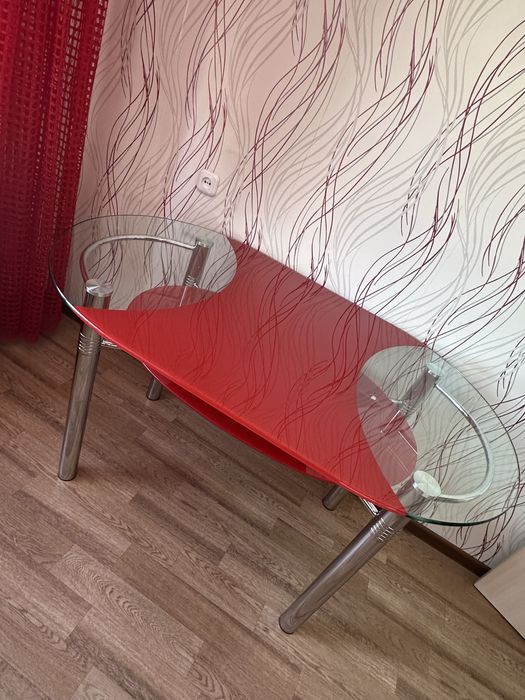 Продаю кухонный стол