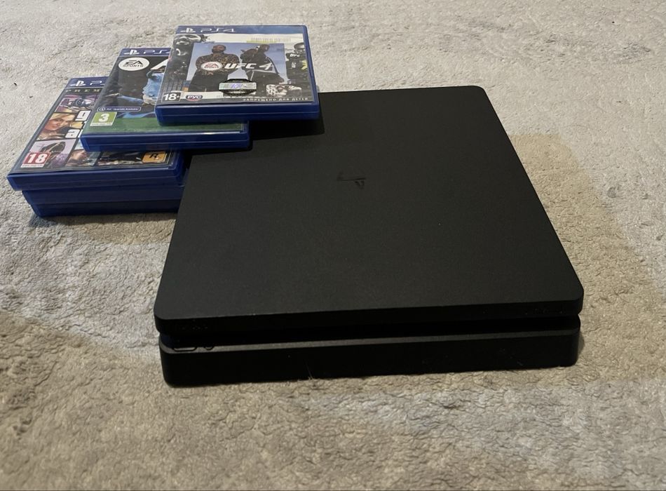 Playstation 4 slim