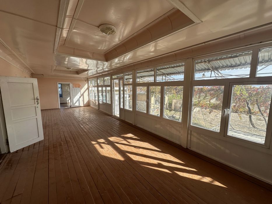 Denov tuman Daxana mahallada hovli sotiladi